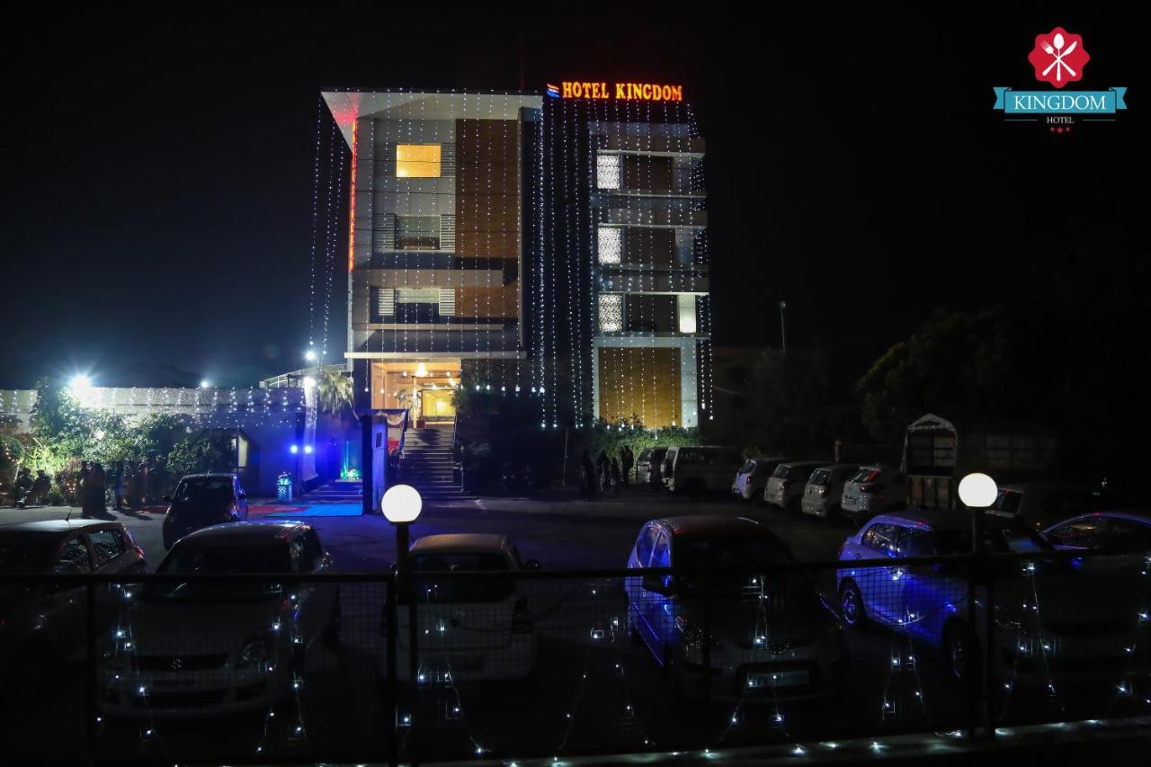 Kingdom Hotel Moga Exterior photo